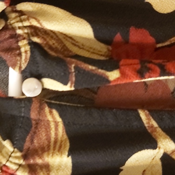 Ladies top - Picture 3 of 3